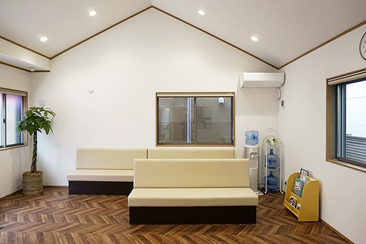 志村三丁目皮フ科待合室