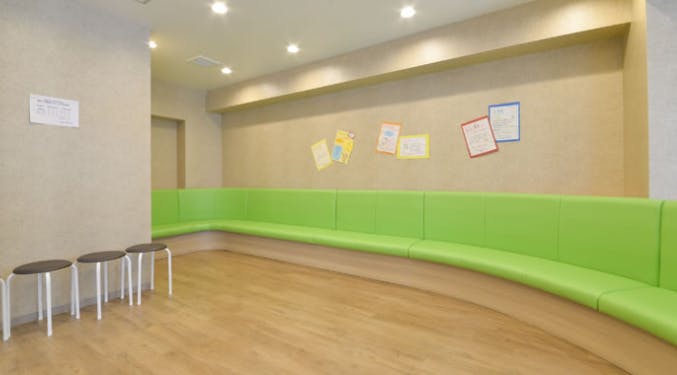 はなふさ皮膚科 国分寺院待合室