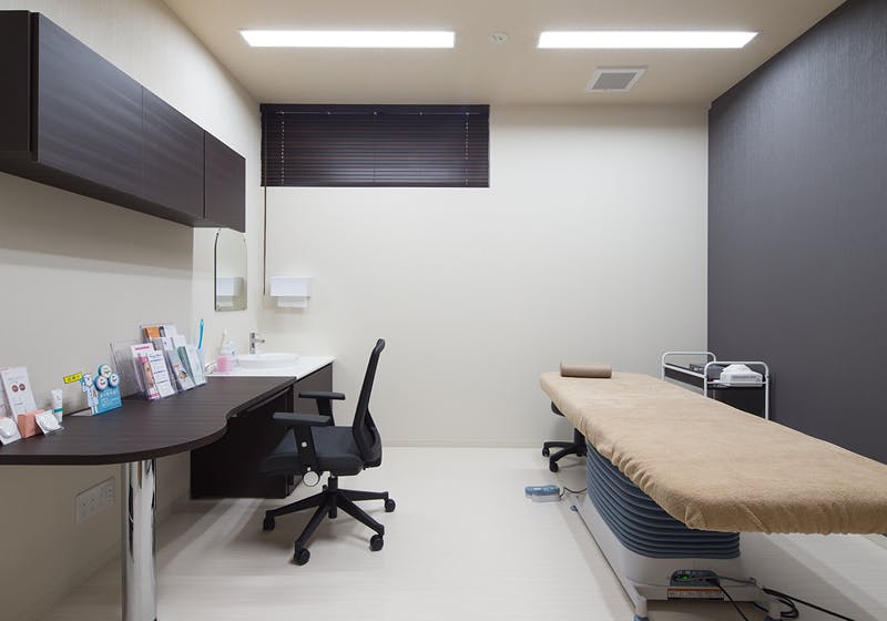 天籟寺かな皮ふ科クリニック診察室