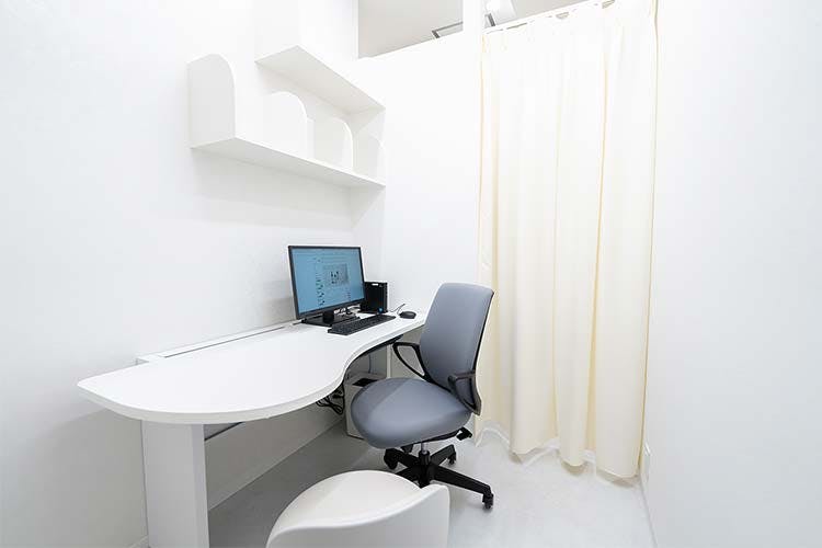 白金高輪駅前ゆう皮膚科クリニック処置室