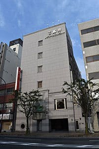 髙井レディースクリニック外観