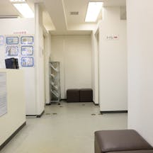リブラクリニック新宿院待合室