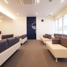 岐阜高橋眼科皮膚科クリニック待合室