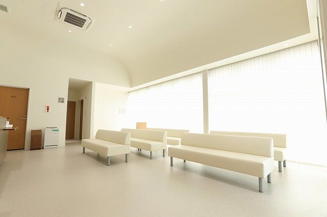 四日市あおば内科・消化器内科クリニック待合室