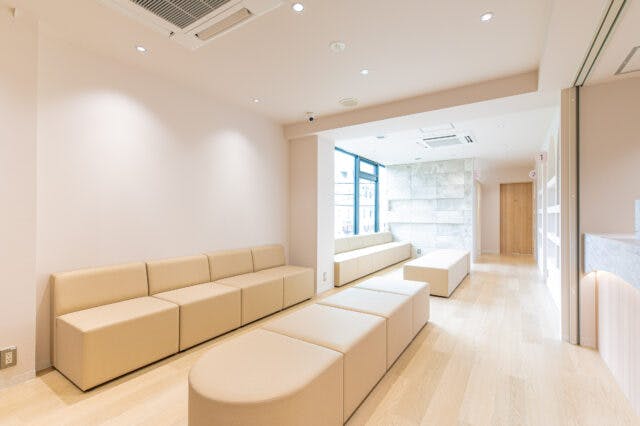 あゆ皮フ科クリニック待合室