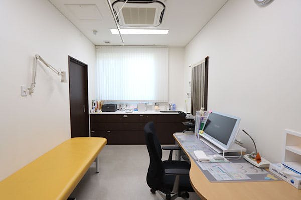 あらき皮フ科診察室