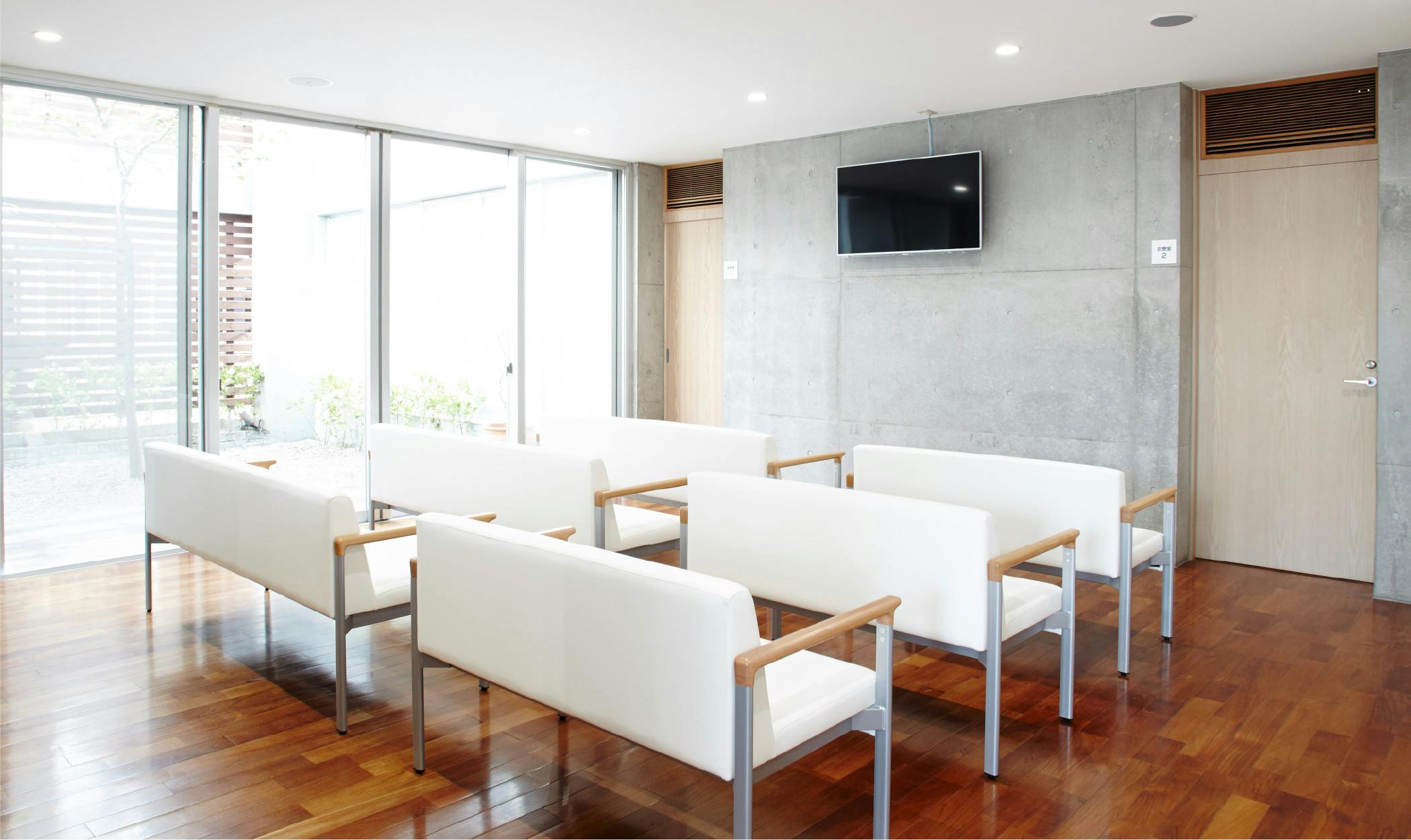 井の頭公園前ヒフ科待合室