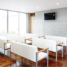 井の頭公園前ヒフ科待合室