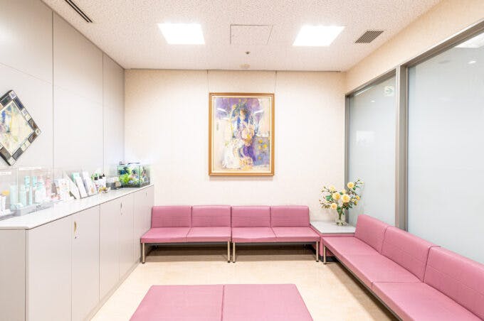 三浦皮膚科待合室