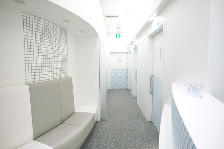 あおぞら皮膚科クリニック待合室