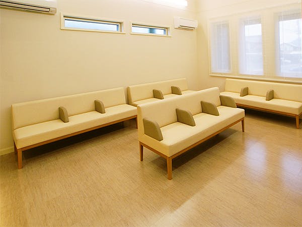オリーブ内科・外科クリニック待合室