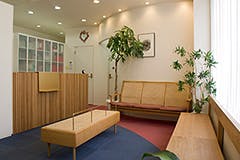 育愛会レディースクリニック美容皮膚科待合室