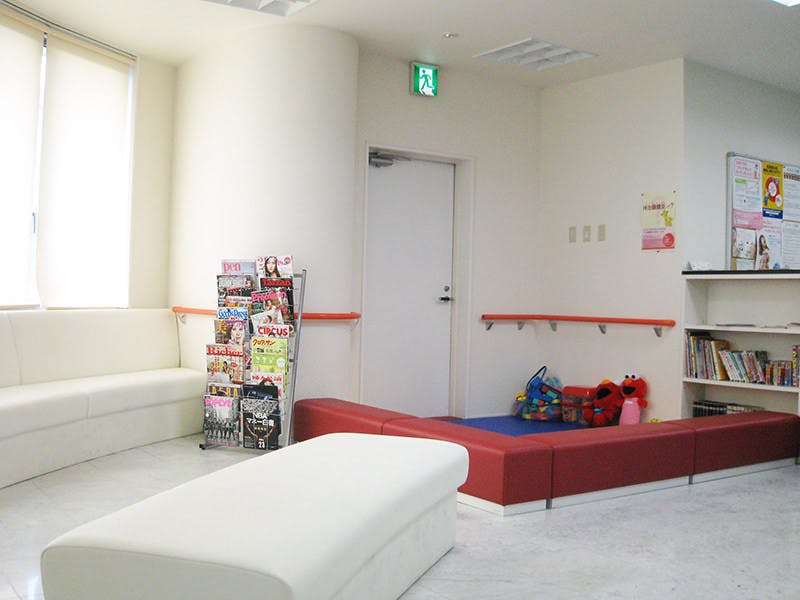 おとのクリニックキッズスペース 待合室