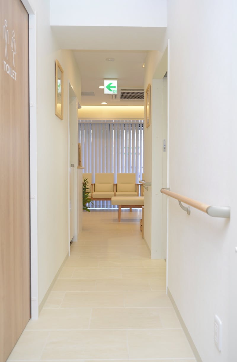つつじヶ丘ホームドクタークリニック廊下