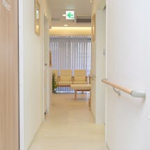 つつじヶ丘ホームドクタークリニック廊下