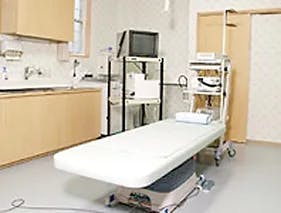 せきのした総合クリニック処置室