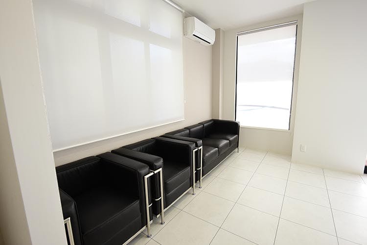 かずさ形成スキンクリニック待合室