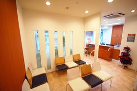 やました泌尿器科・皮フ科クリニック待合室