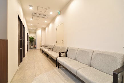 緑が丘ウイメンズクリニック待合室