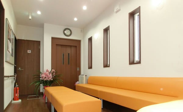 高島平平井皮膚科受付