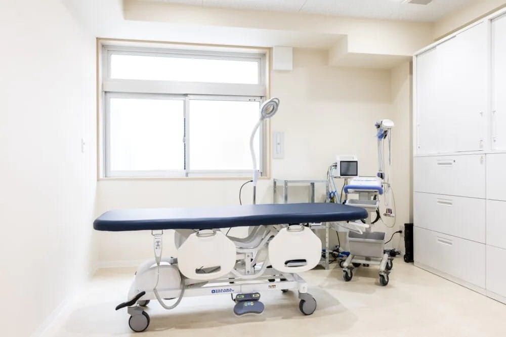 まるばね泌尿器科クリニック手術室