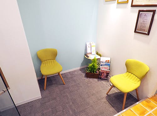 高田馬場矯正歯科待合室