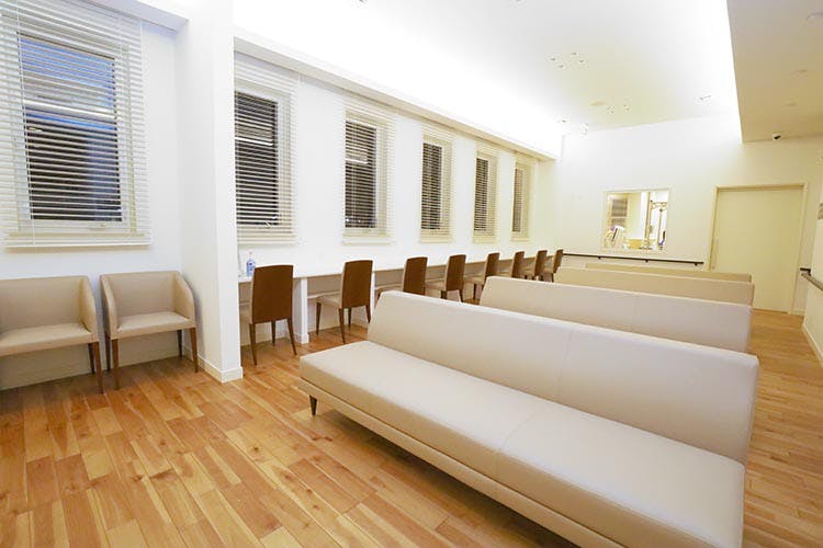 荒堀整形外科待合室