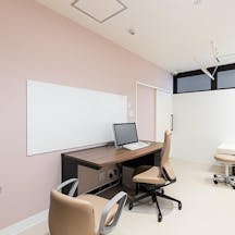 くすもと形成外科クリニック診察室2