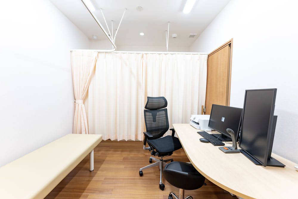 初台まちのクリニック診察室