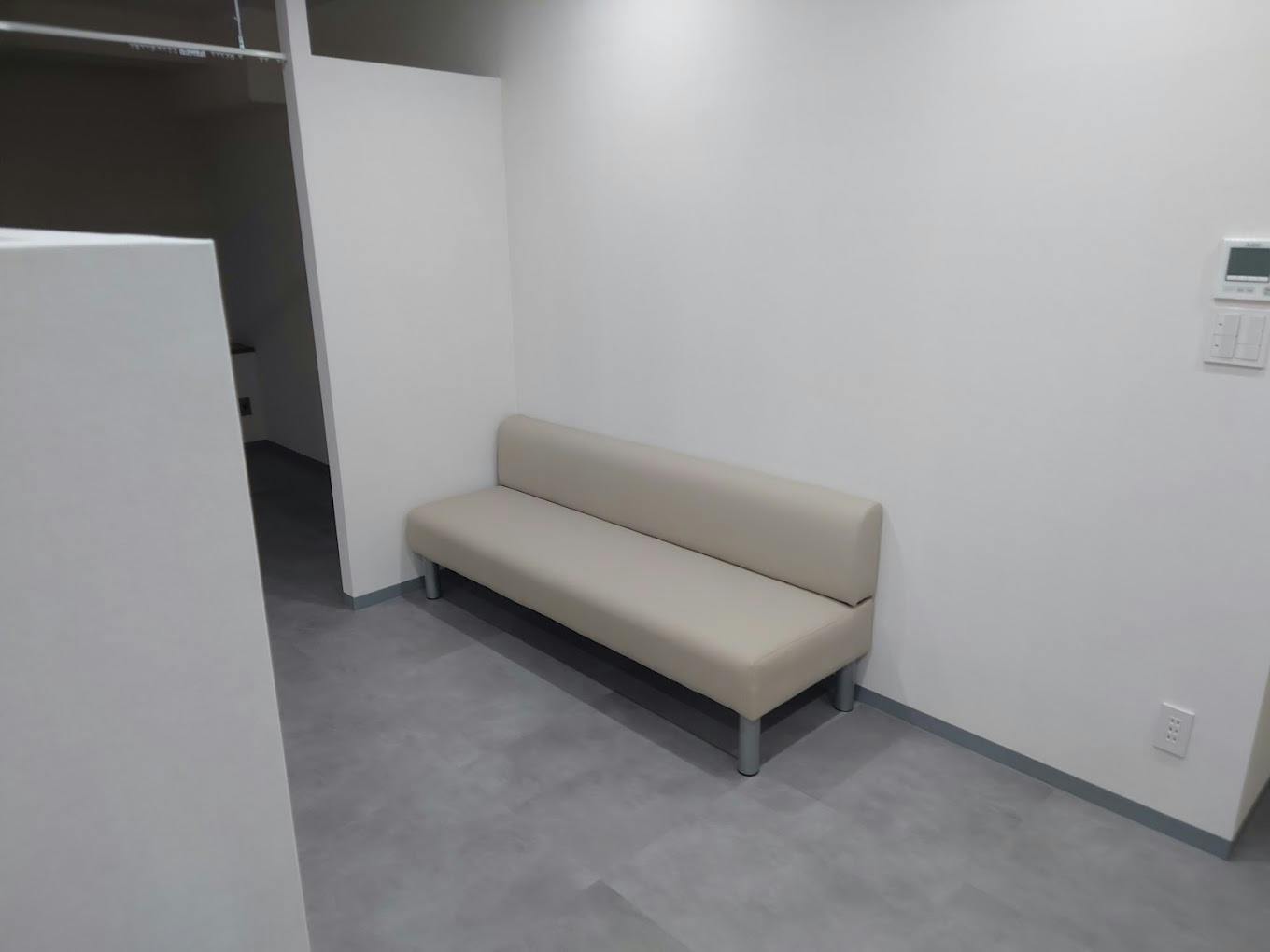 谷村皮フ科待合室