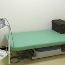 いなづみ皮フ科クリニック処置室