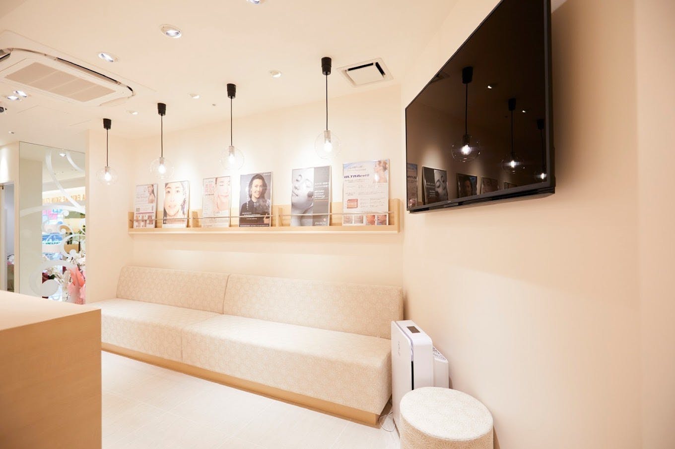 吹田駅前スキンクリニック待合