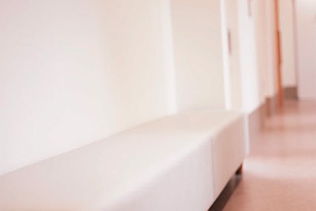 周東クリニック中待合室