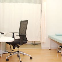 あやし皮膚科クリニック診察室