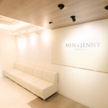 ジェニークリニック 新宿南口院待合室