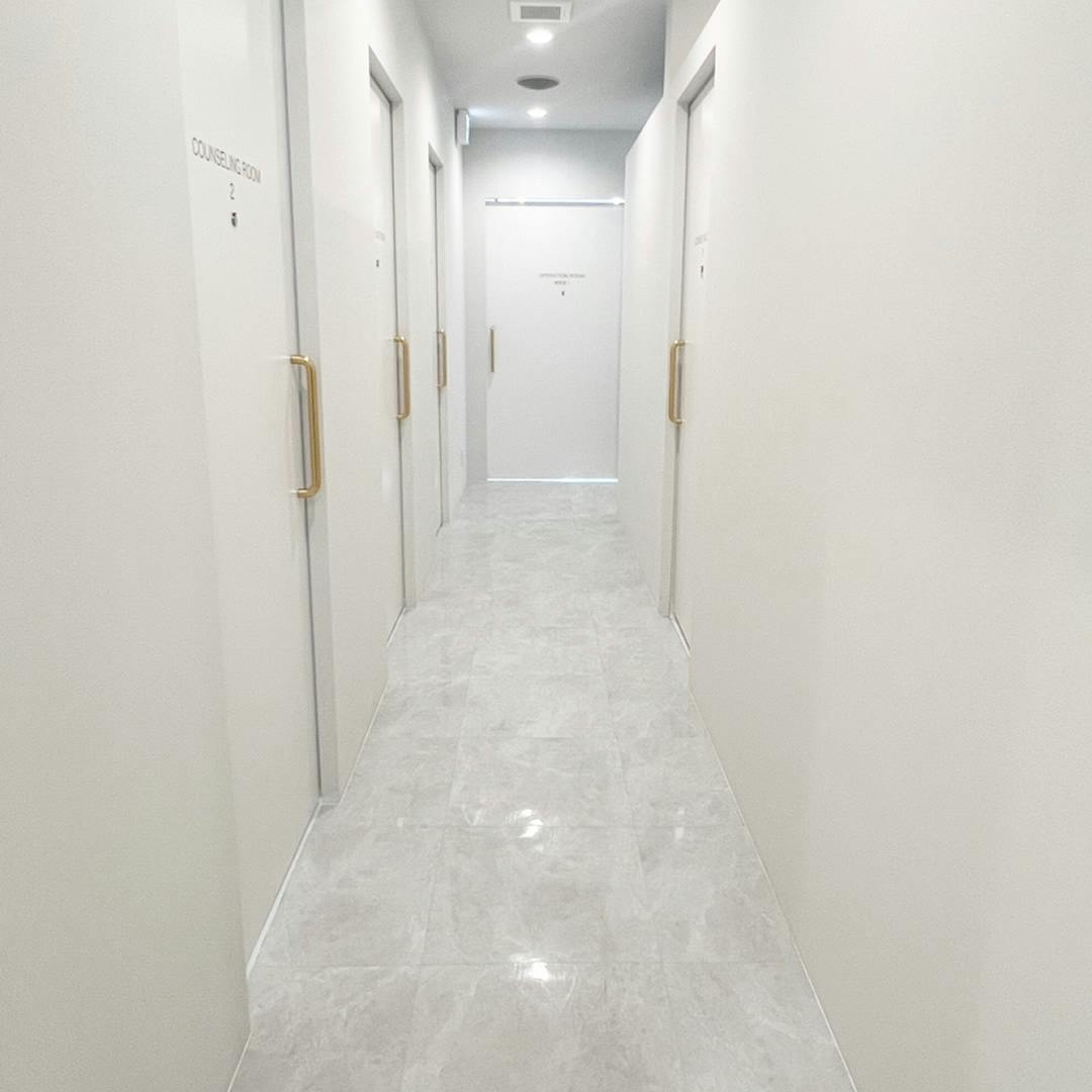 イークリニック 岡山院(e-clinic)廊下