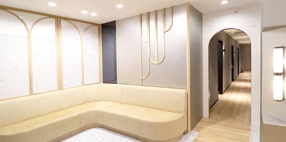 レジーナクリニック 上野院待合室