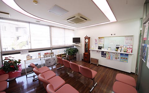 真弓皮膚泌尿器科医院待合