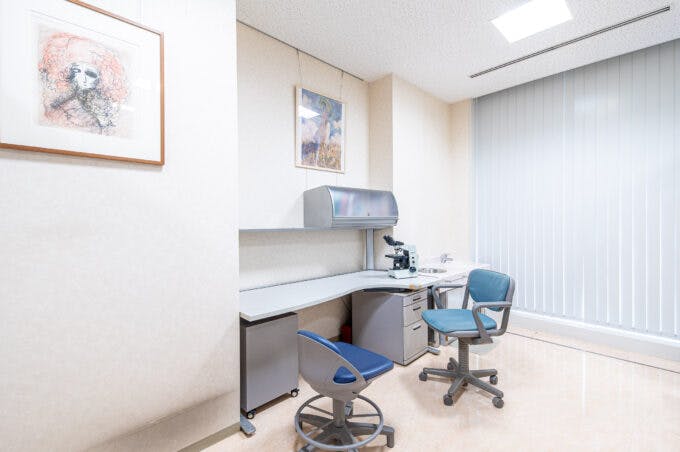 三浦皮膚科診察室