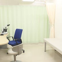皮フ科千里山クリニック診察室
