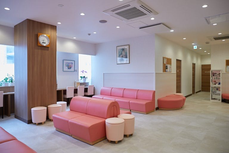 女性医療クリニックLUNA横浜元町待合室