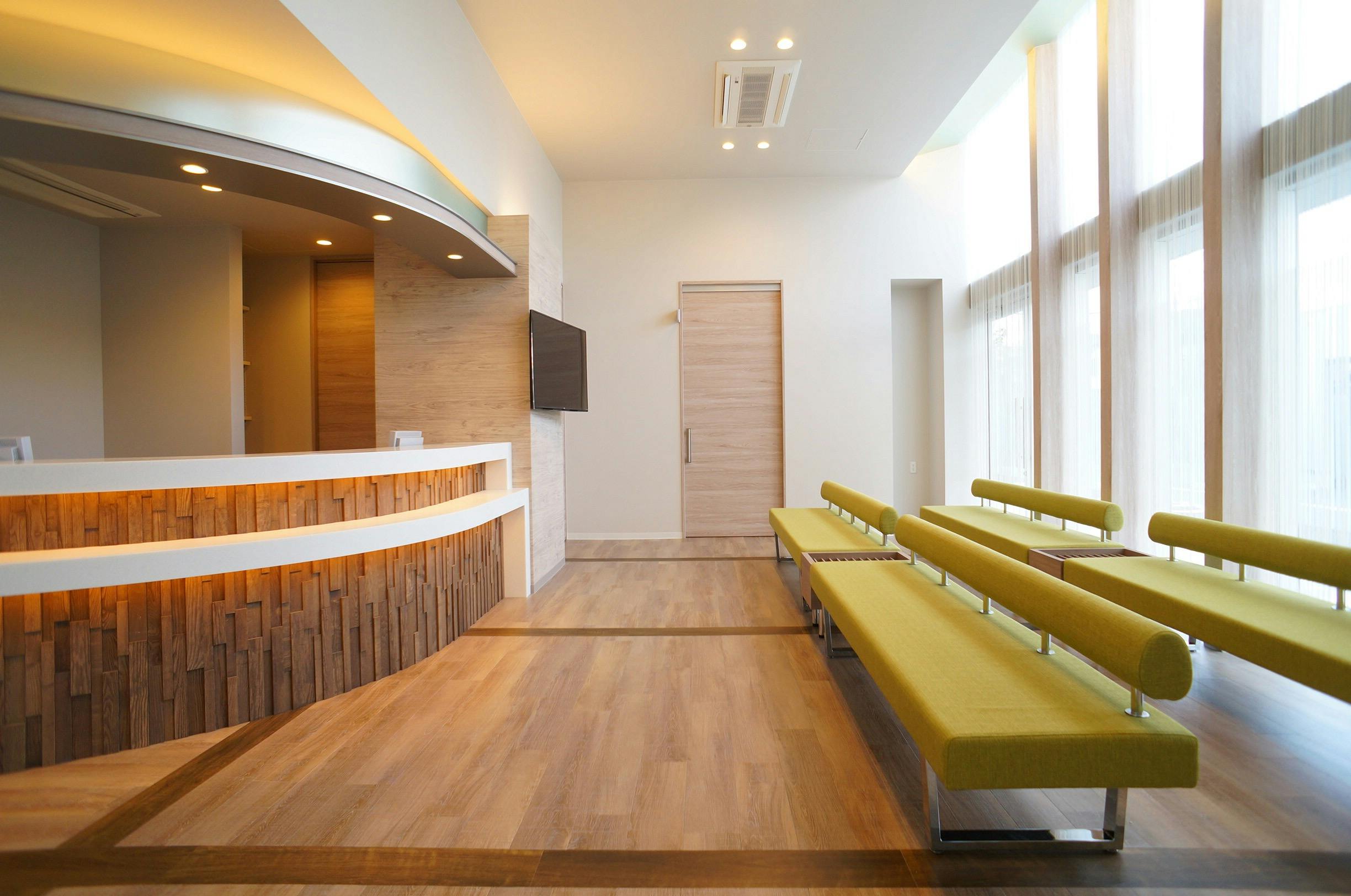 さくらい泌尿器科クリニック受付待合室