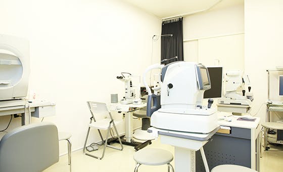 西春眼科クリニック処置室