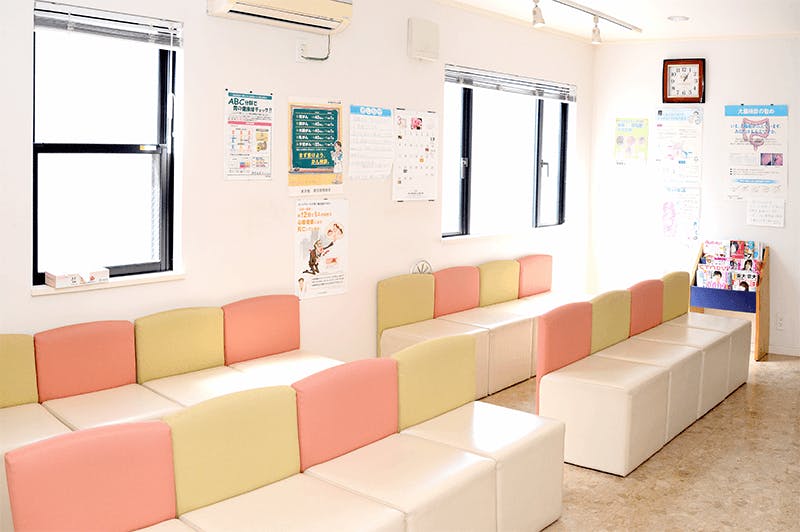 新秋津前村クリニック待合室