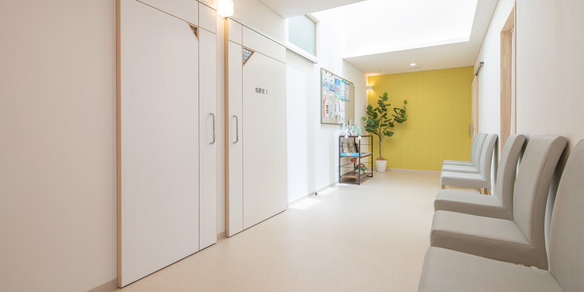 センター前皮膚科待合