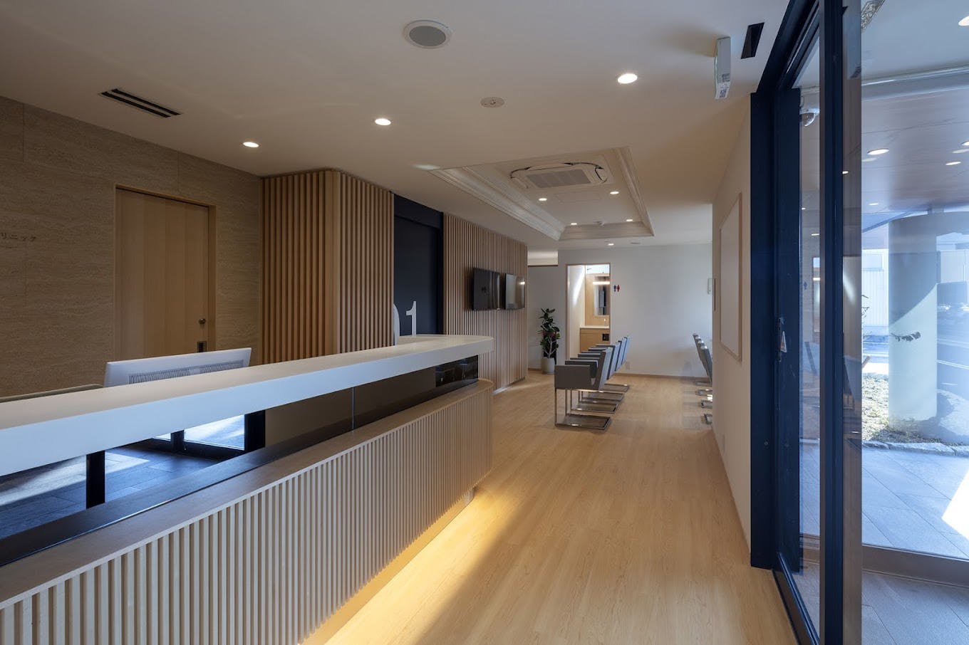 とくやま まぶた・スキン クリニック待合室