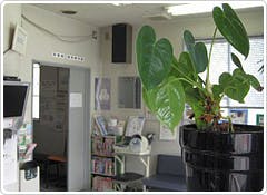 新田整形外科待合室1