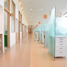 青葉西デンタルクリニック廊下