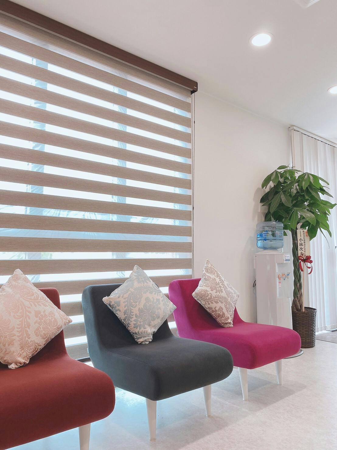 なないろスキンクリニック待合室