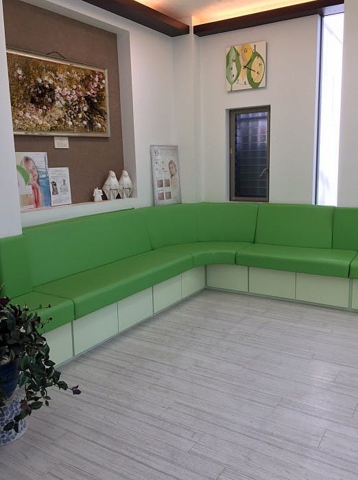 イケムラ美容外科・内科クリニック待合室